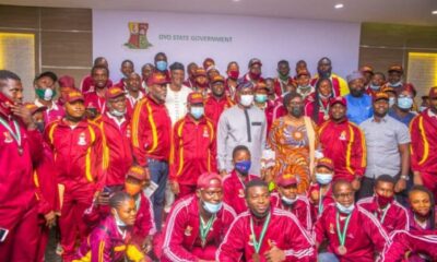 Makinde with Oyo athletes