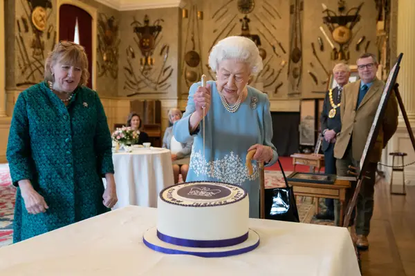 QUEEN PLATINUM JUBILEE